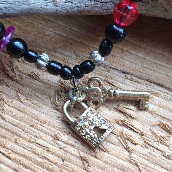 Handmade rainbow bead bracelet with lock and key - Picture 2 of 3